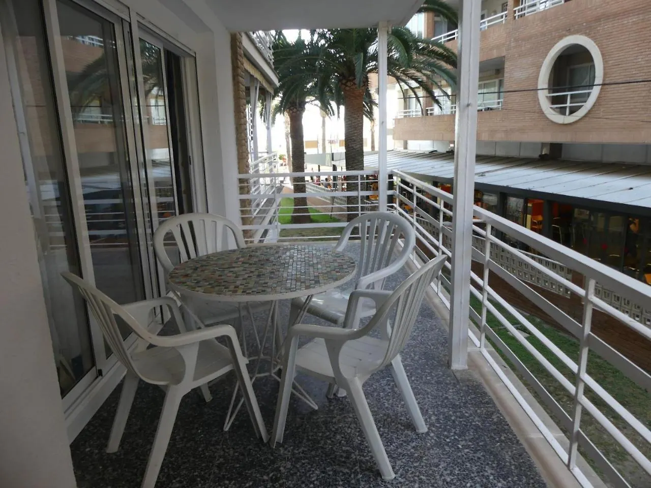 Zeus Alexis Lägenhet Salou